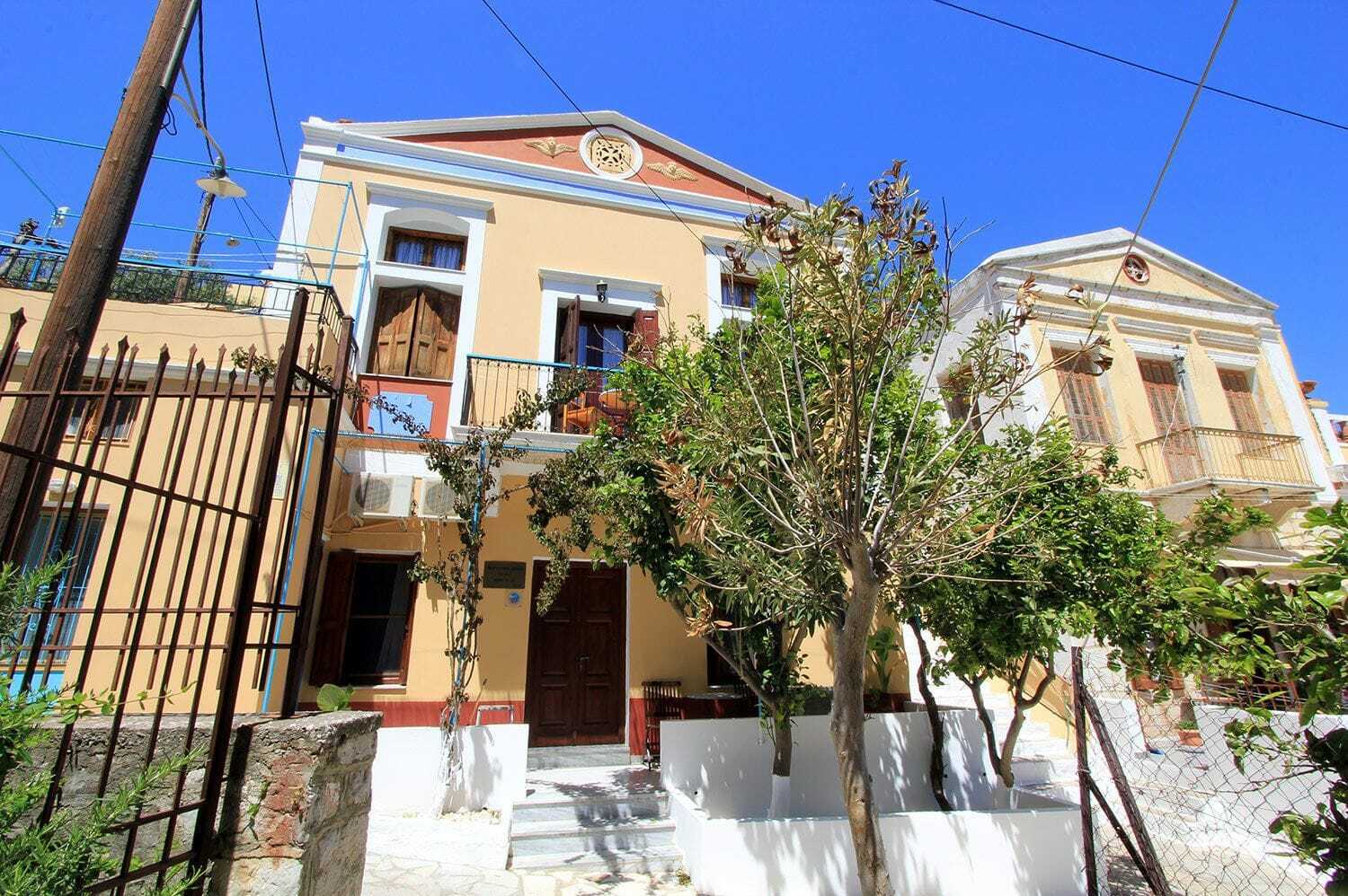 Symi Center Hotel Simi Exterior foto